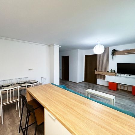 Mirandis Apartments - Comfort & Private Parking Near Coresi Mall Braszów Zewnętrze zdjęcie