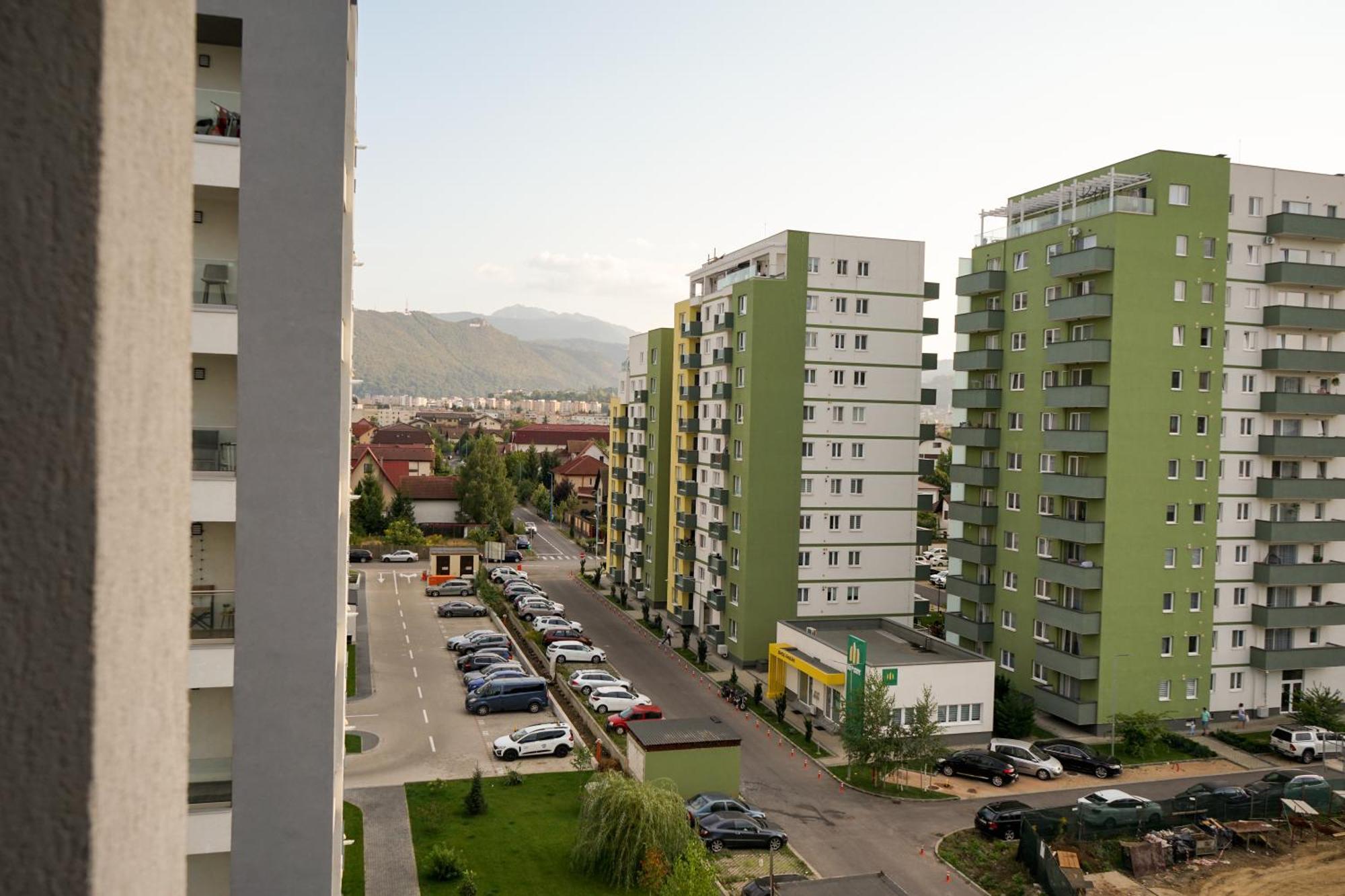 Mirandis Apartments - Comfort & Private Parking Near Coresi Mall Braszów Zewnętrze zdjęcie
